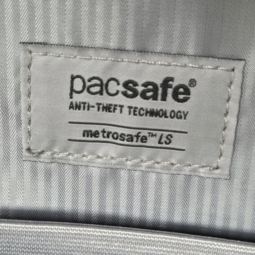 Pacsafe Metrosafe LS350 Anti-Theft 15L Backpack Black RFID Daypack 13
